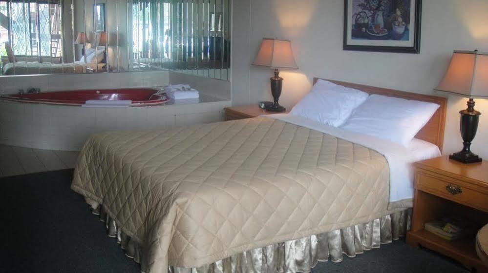 7 Days Inn Niagara Falls Niagara-vízesés Kültér fotó